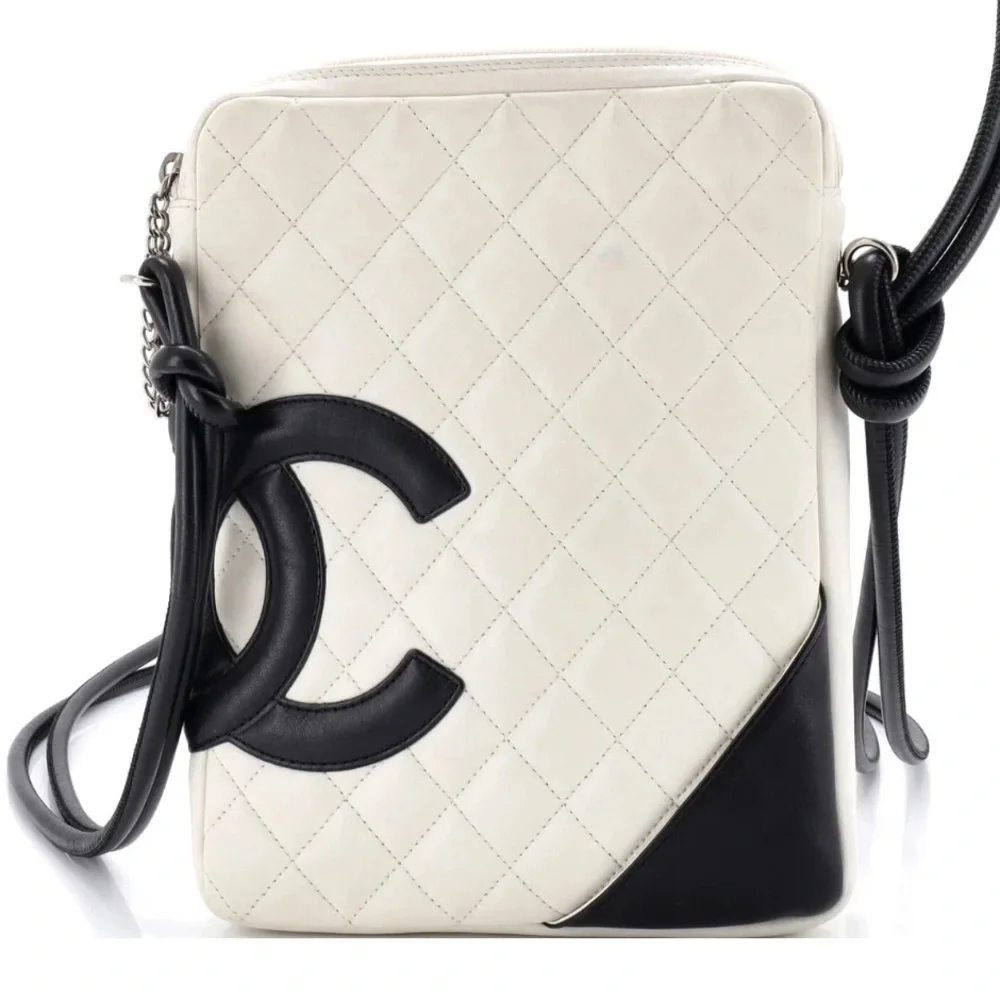 Chanel 🔥 quilted CC Cambon Crossbody bag Black and White